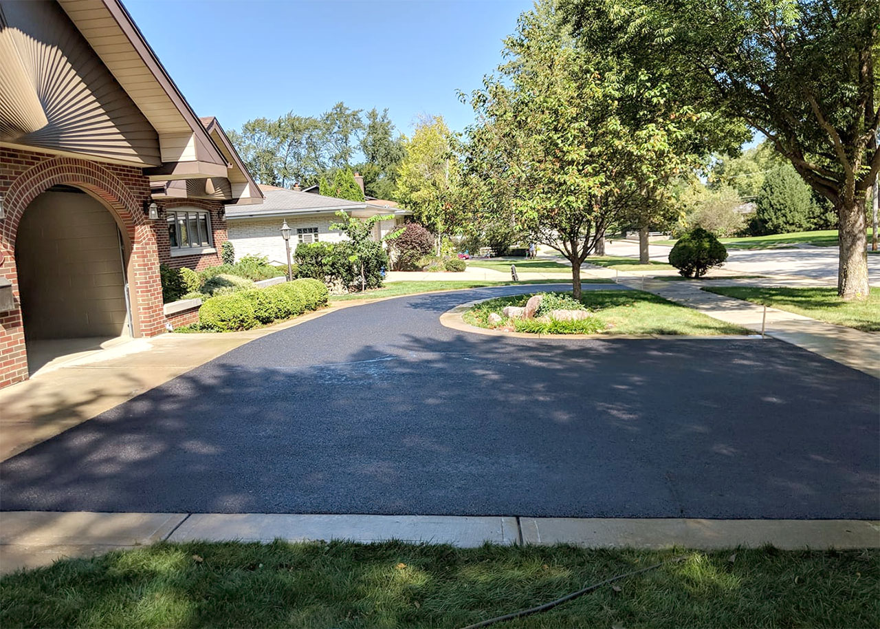 Residential Asphalt Paving - Professional Concrete Services