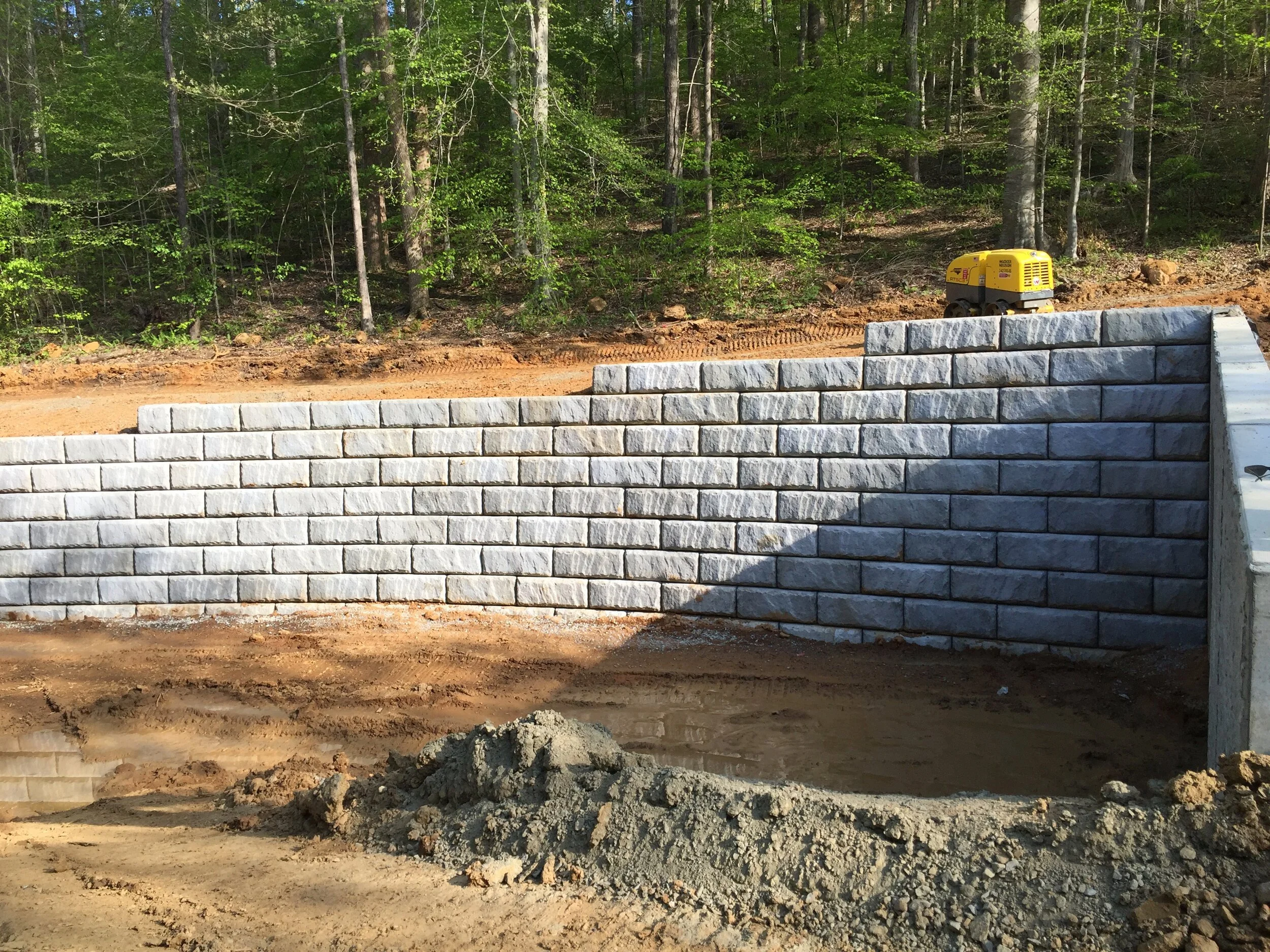 Retaining Walls Construction - Professional Concrete Services
